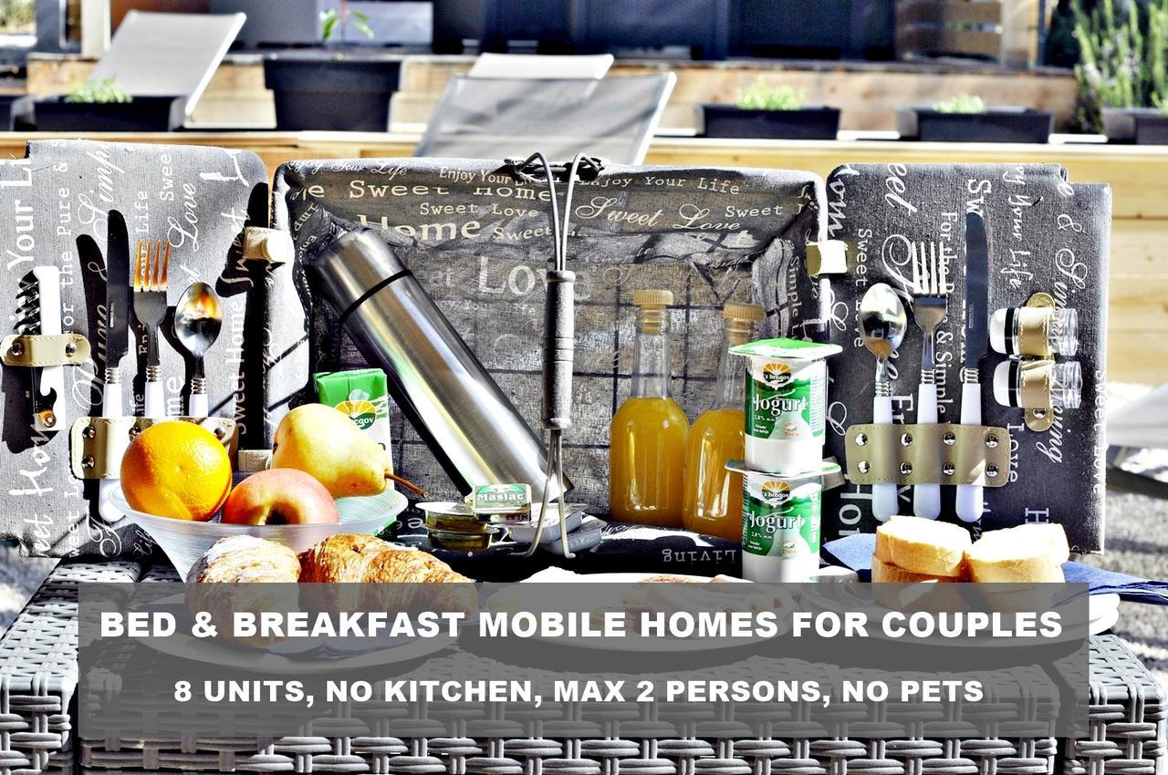 Boutique Mobile Homes Ulikarovinj (Adults Only) Bilik gambar
